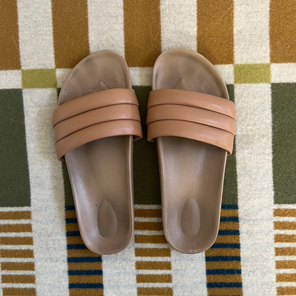 Beatrice Valenzuela Sandalia in Sand